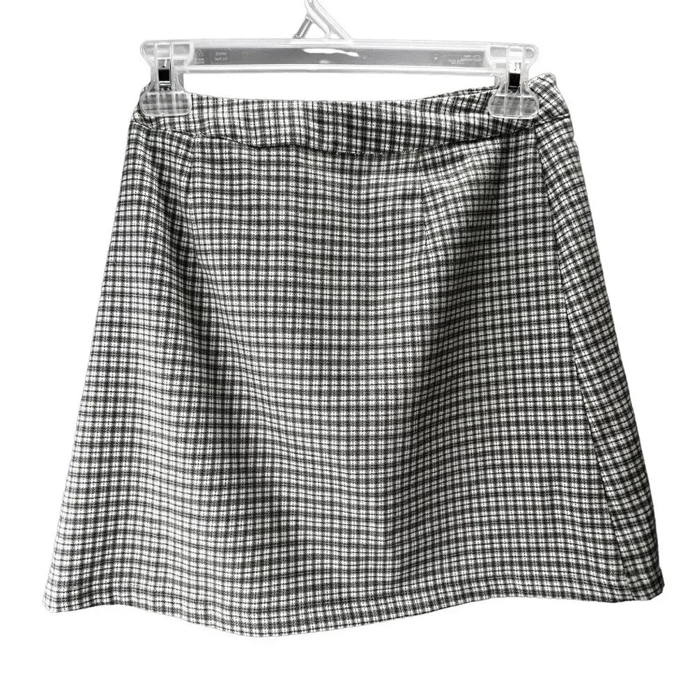 John Galt Brandy Melville Plaid Wrap Mini Skirt sz S Green White Buckle Closure - Picture 2 of 4